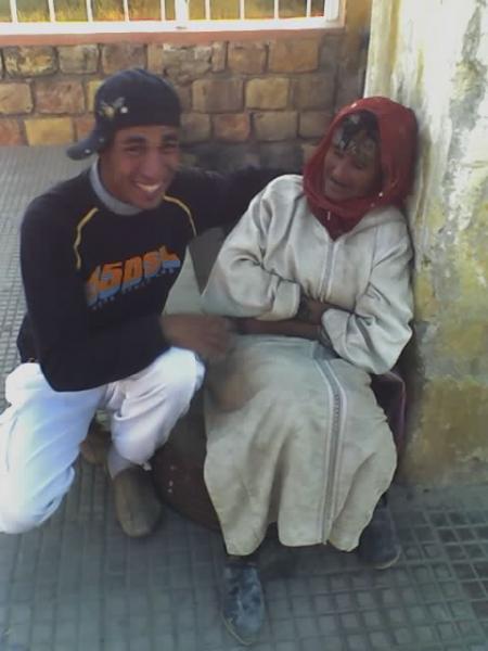 walah hta m3aha dahk wakha msatya
